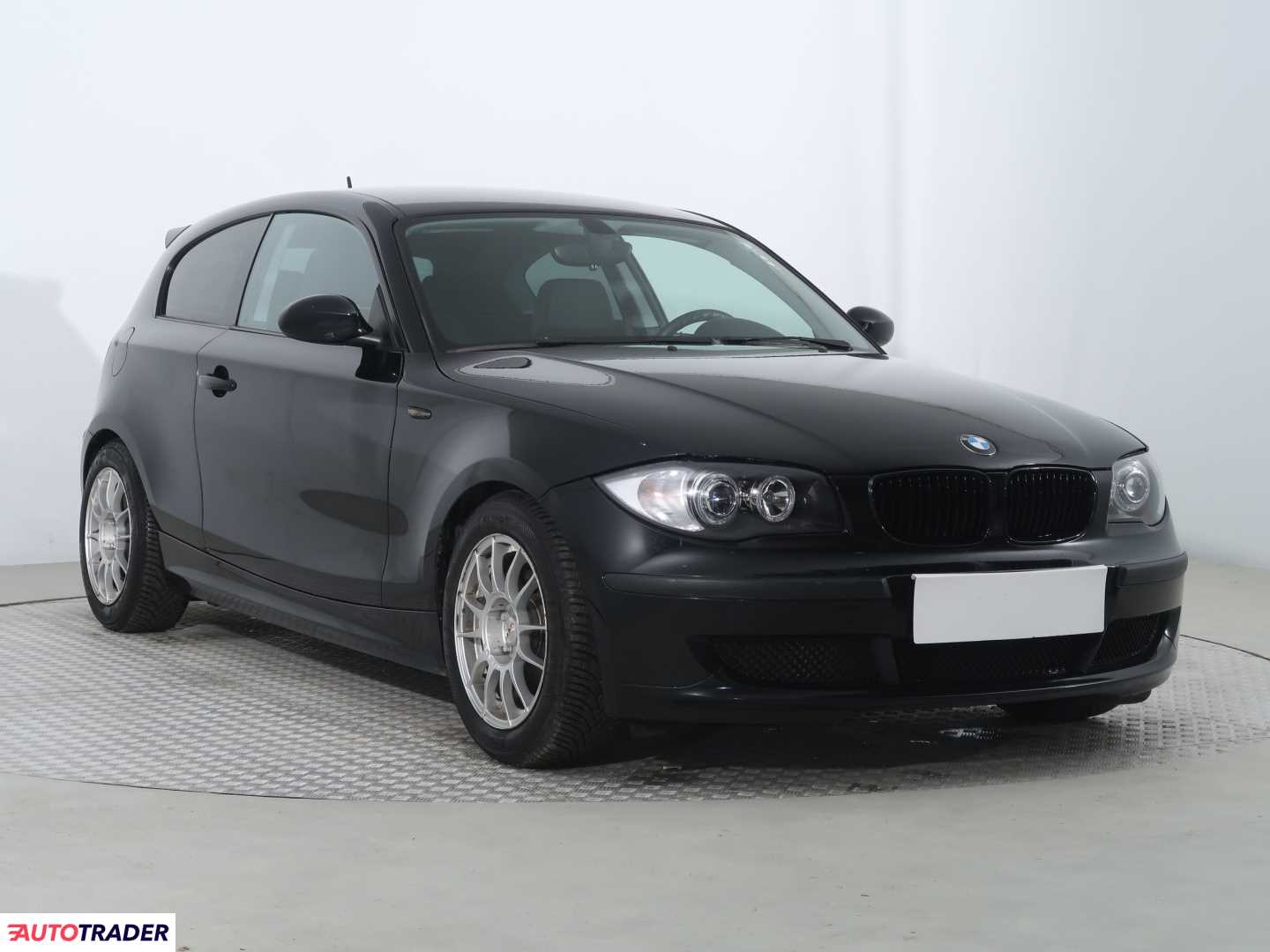 BMW 116 2009 2.0 120 KM