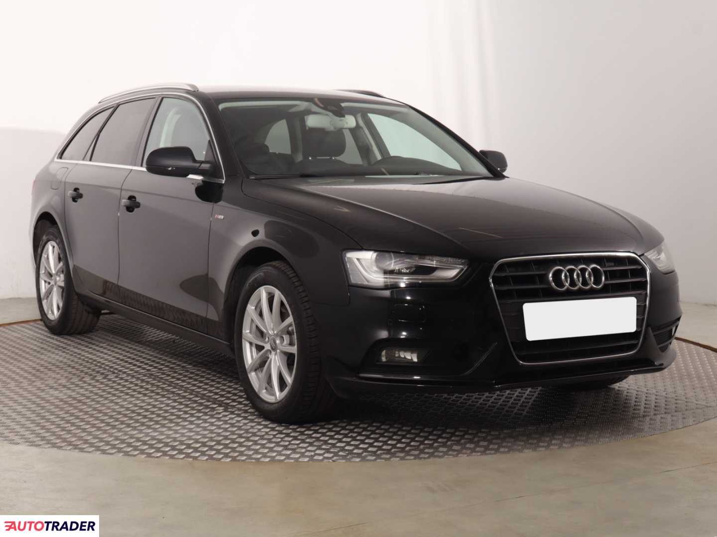 Audi A4 2013 2.0 140 KM