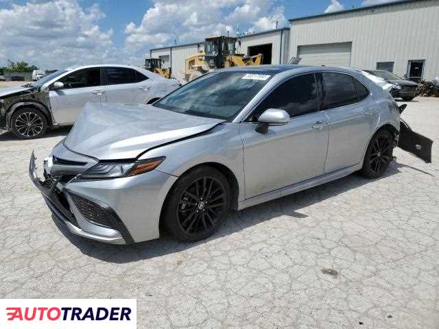 Toyota Camry 2022 3