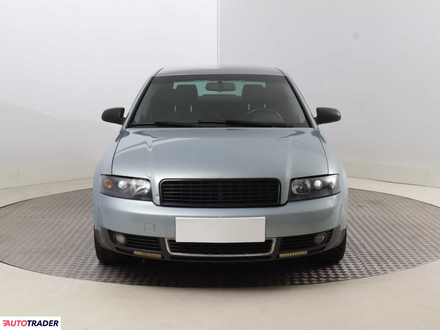 Audi A4 2001 2.0 128 KM