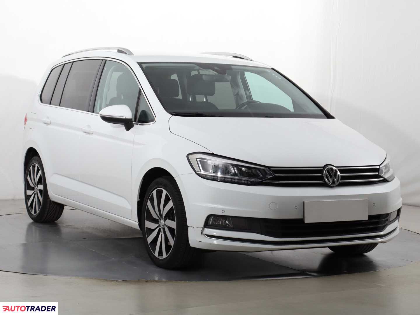 Volkswagen Touran 1.4 147 KM 2017r. (Piaseczno)