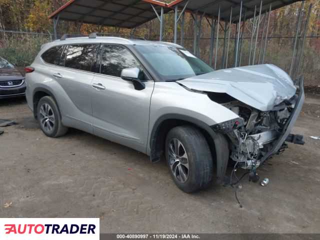 Toyota Highlander 2.0 benzyna 2022r. (DUNDALK)