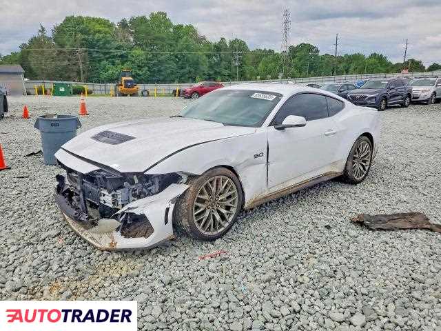 Ford Mustang 2025 5