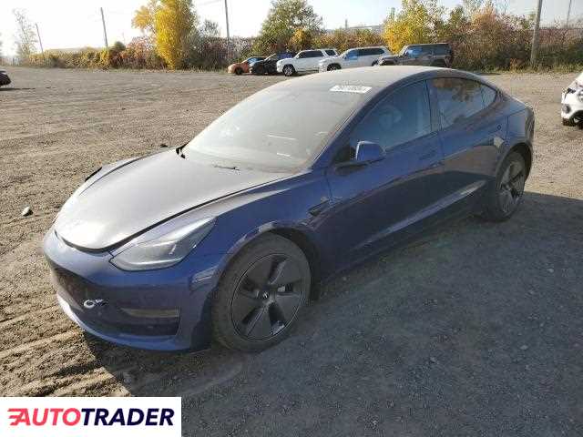 Tesla Model 3 benzyna 2021r. (MONTREAL-EST)