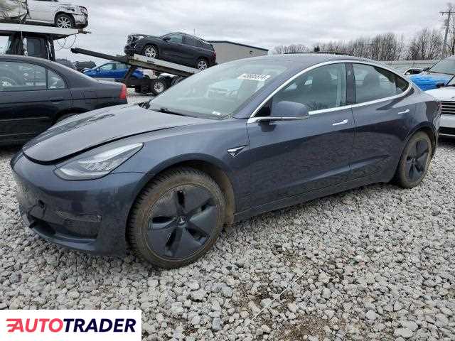 Tesla Model 3 benzyna 2018r. (WAYLAND)