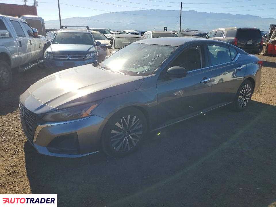 Nissan Altima 2025 2