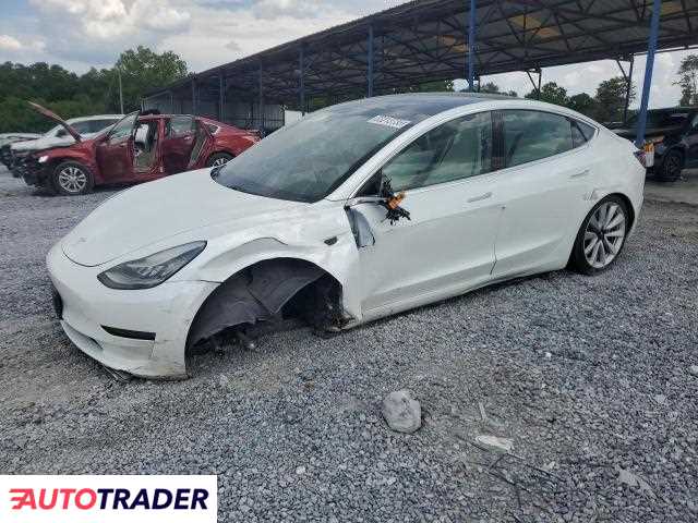 Tesla Model 3 2020