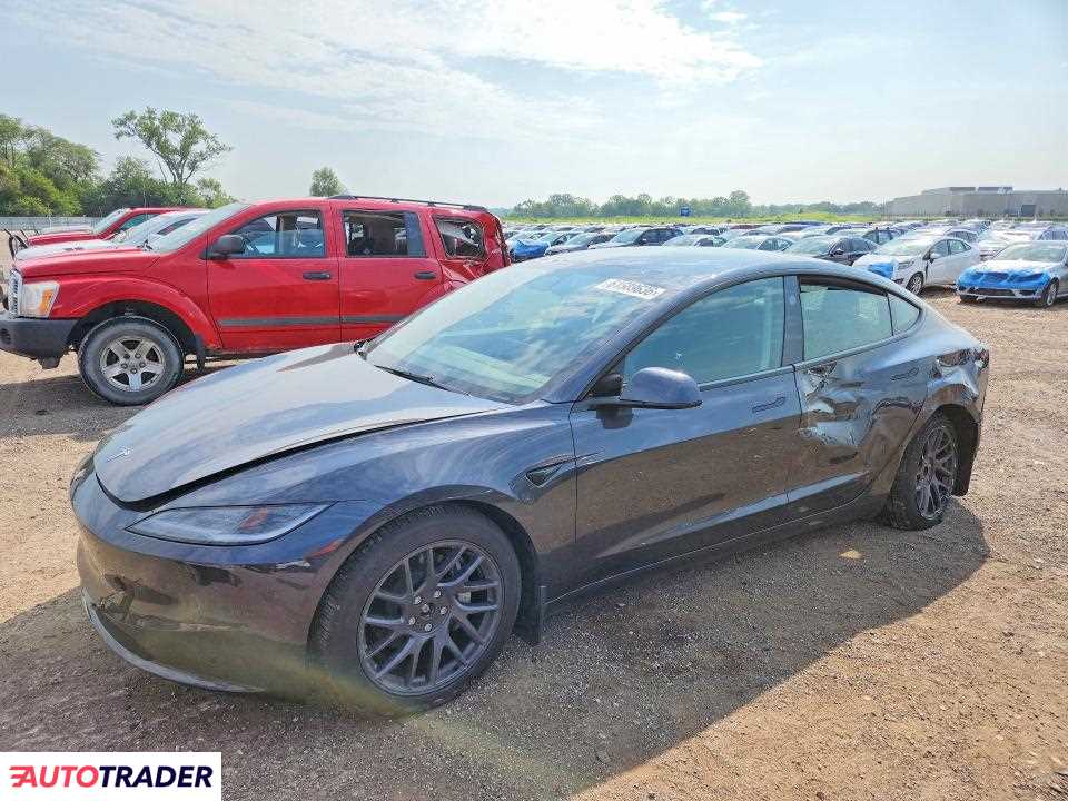 Tesla Model 3 2025