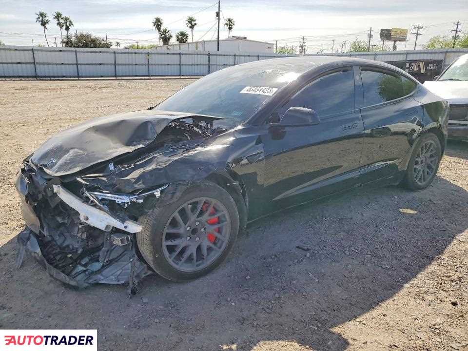 Tesla Model 3 2025