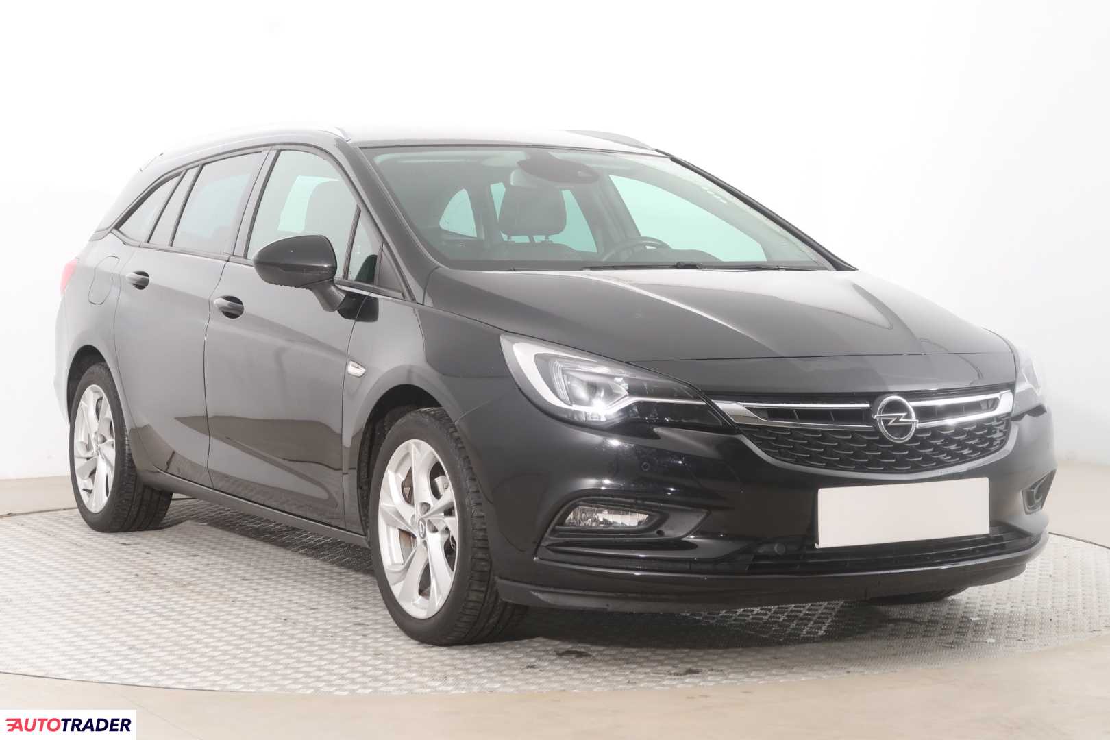 Opel Astra 2018 1.4 123 KM