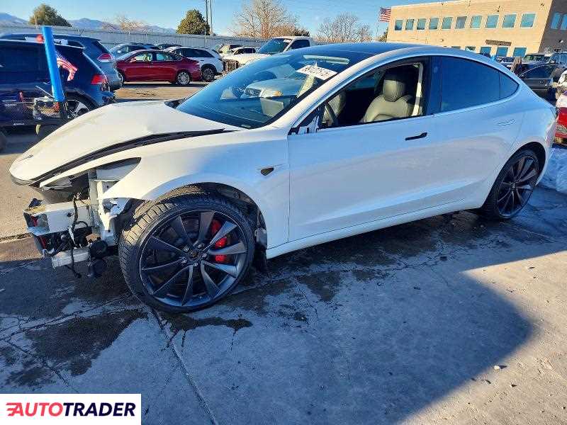Tesla Model 3 2020