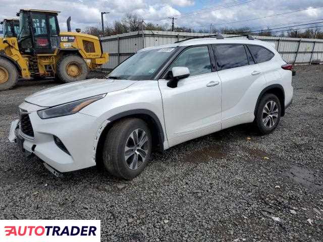 Toyota Highlander 2022 3