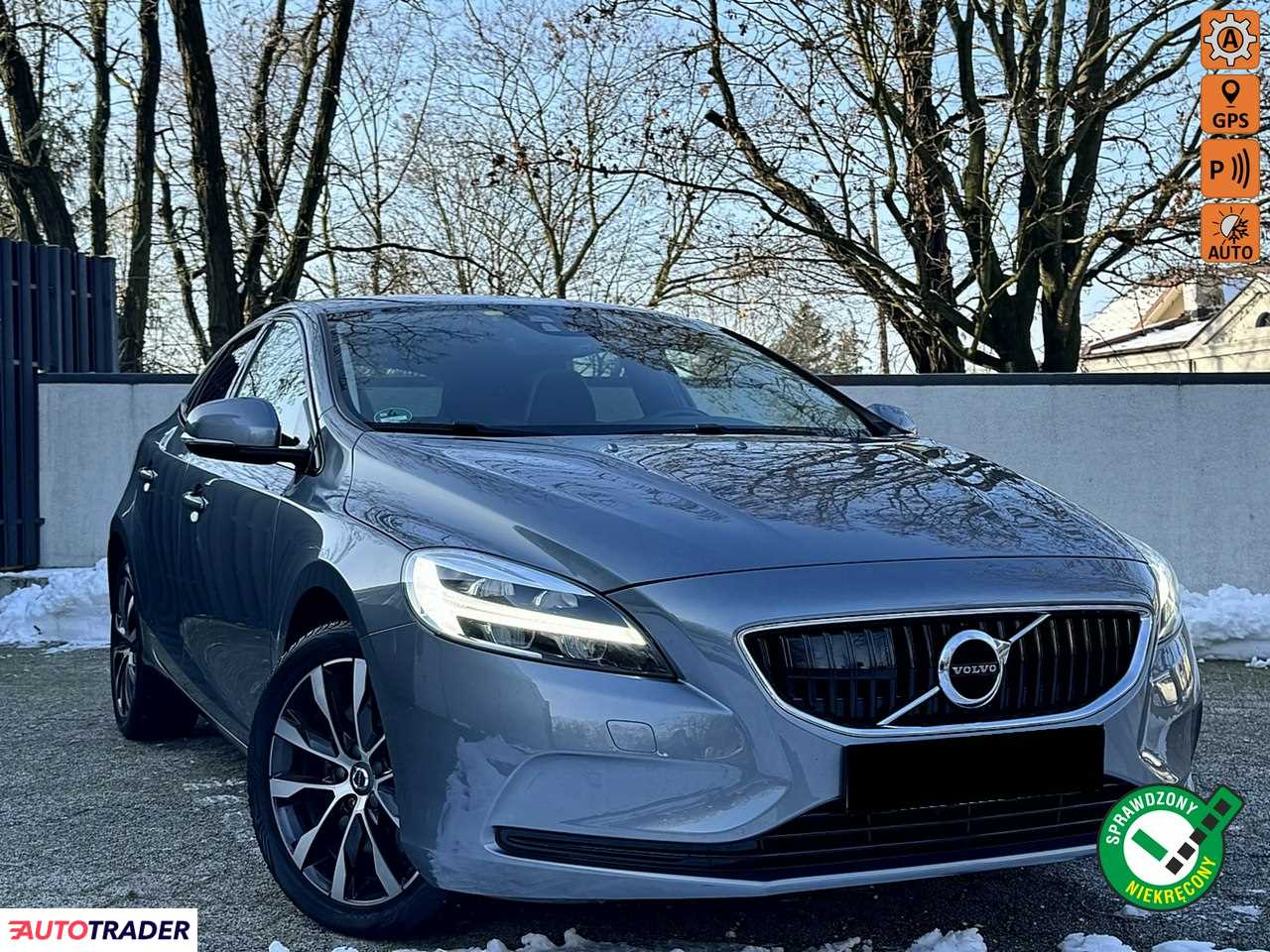 Volvo V40 2019 2.0 150 KM