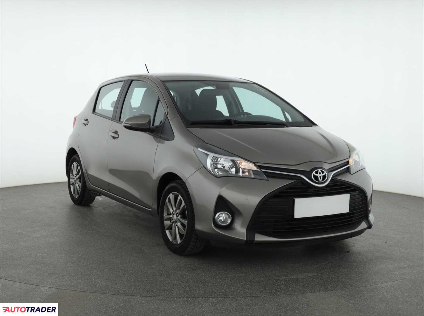 Toyota Yaris 1.3 97 KM 2014r. (Piaseczno)