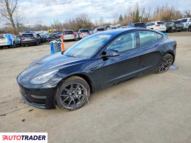 Tesla Model 3 2023