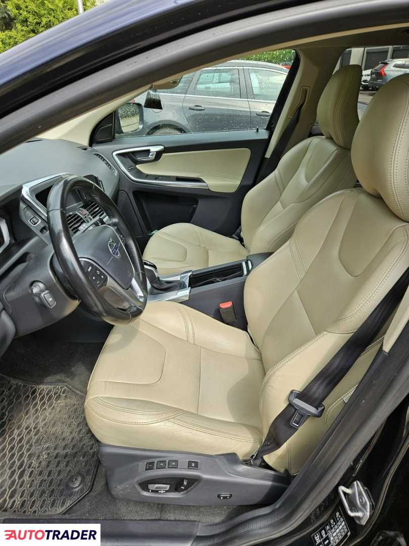 Volvo XC60 2017 2.4 220 KM Volvo XC60 2017 2.4 220 KM