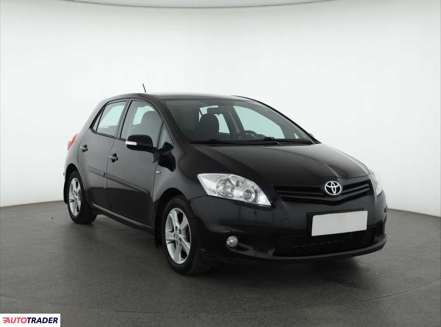 Toyota Auris 2011 1.6 130 KM