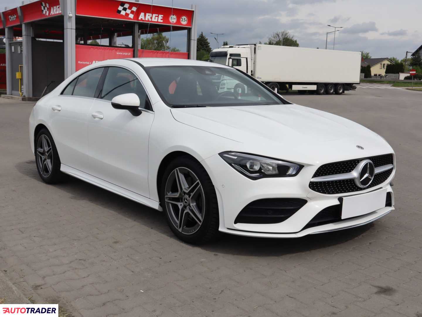 Mercedes Pozostałe 2022 1.3 160 KM