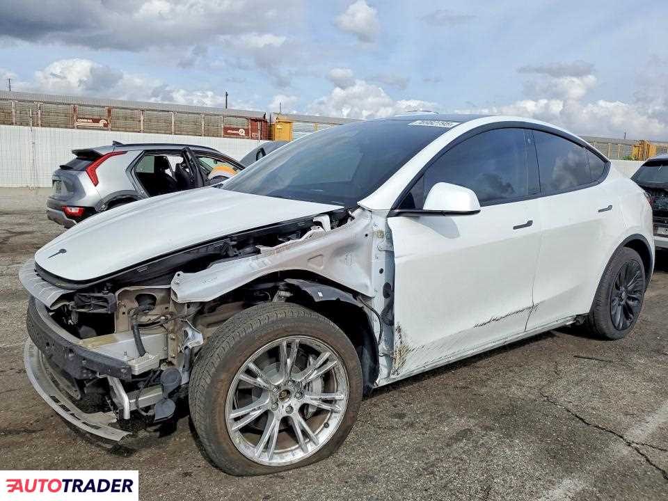 Tesla Model Y 2022