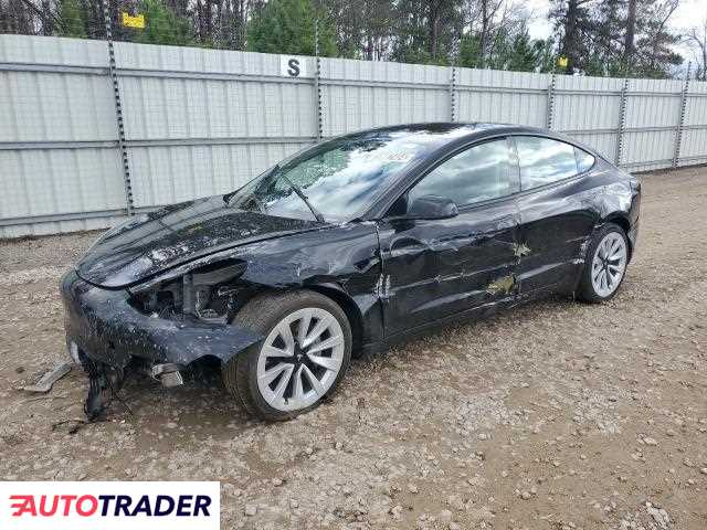 Tesla Model 3 benzyna 2022r. (HARLEYVILLE)