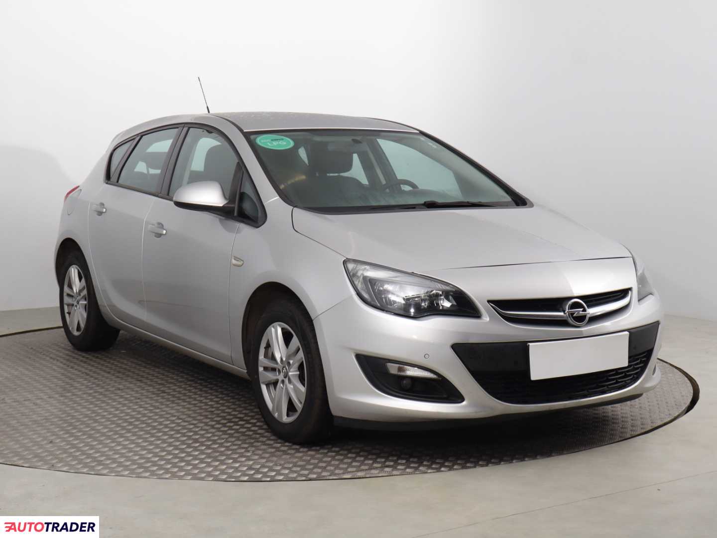 Opel Astra 2015 1.6 113 KM