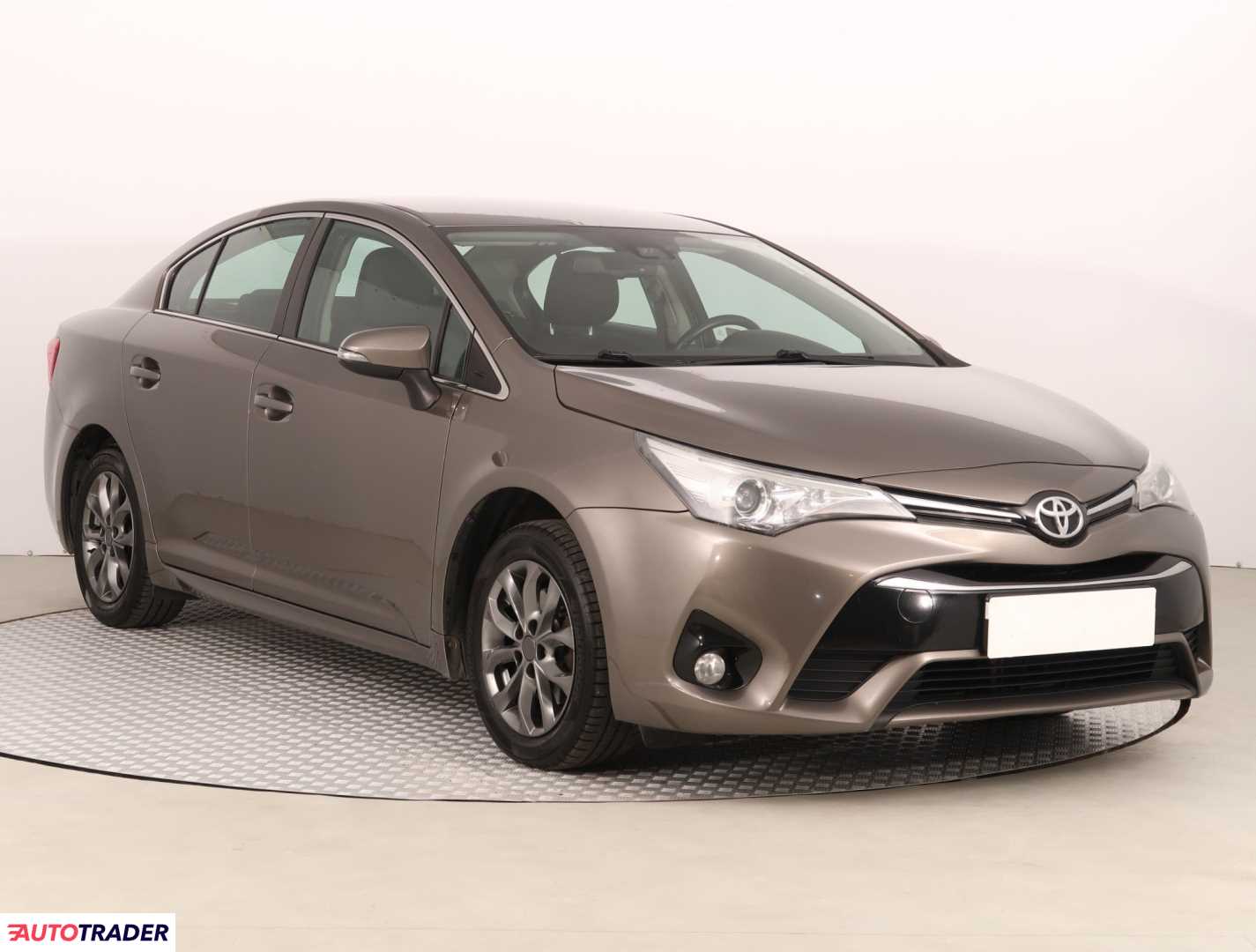 Toyota Avensis 2016 1.6 130 KM