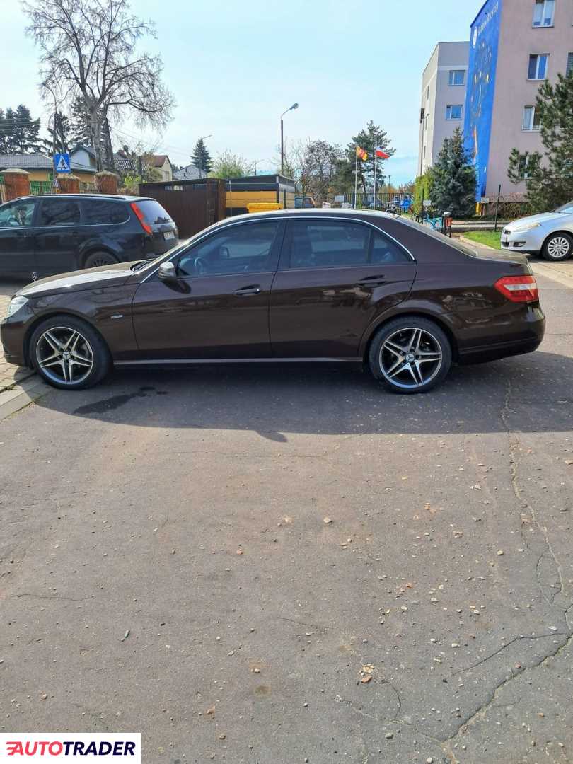 Mercedes E-klasa 2010 2.1 170 KM