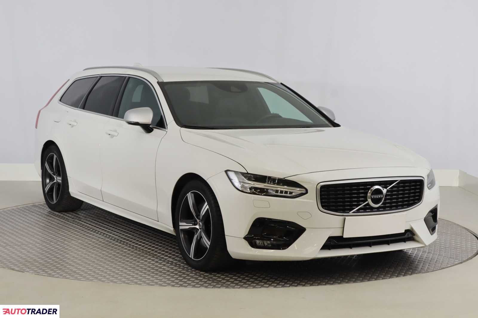 Volvo V90 2019 2.0 231 KM