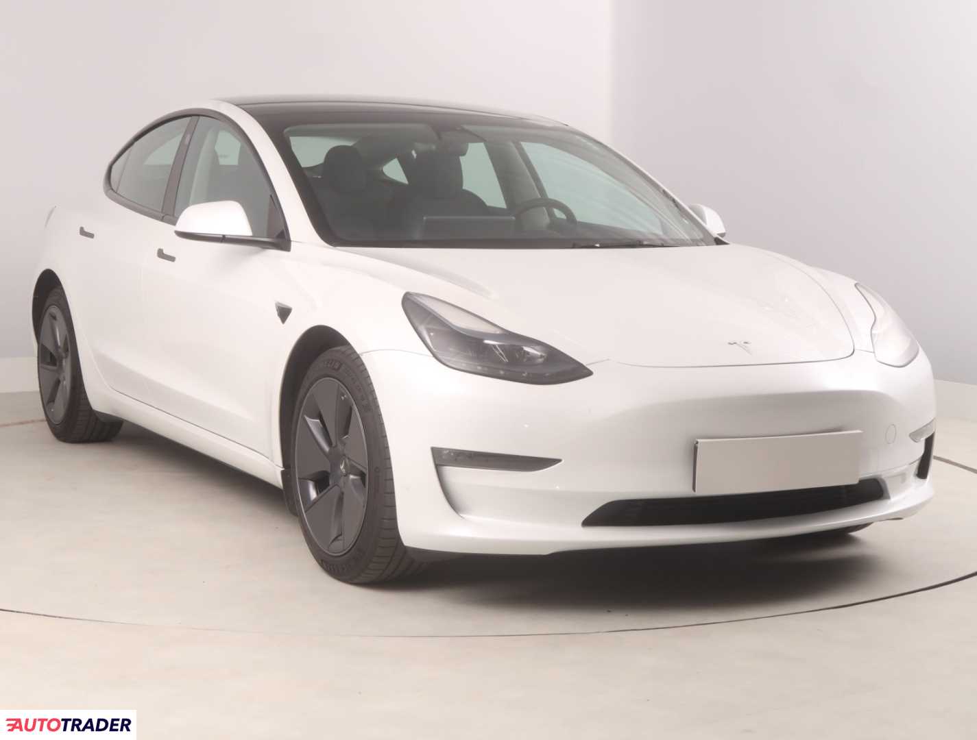 Tesla Model 3 2023 490 KM