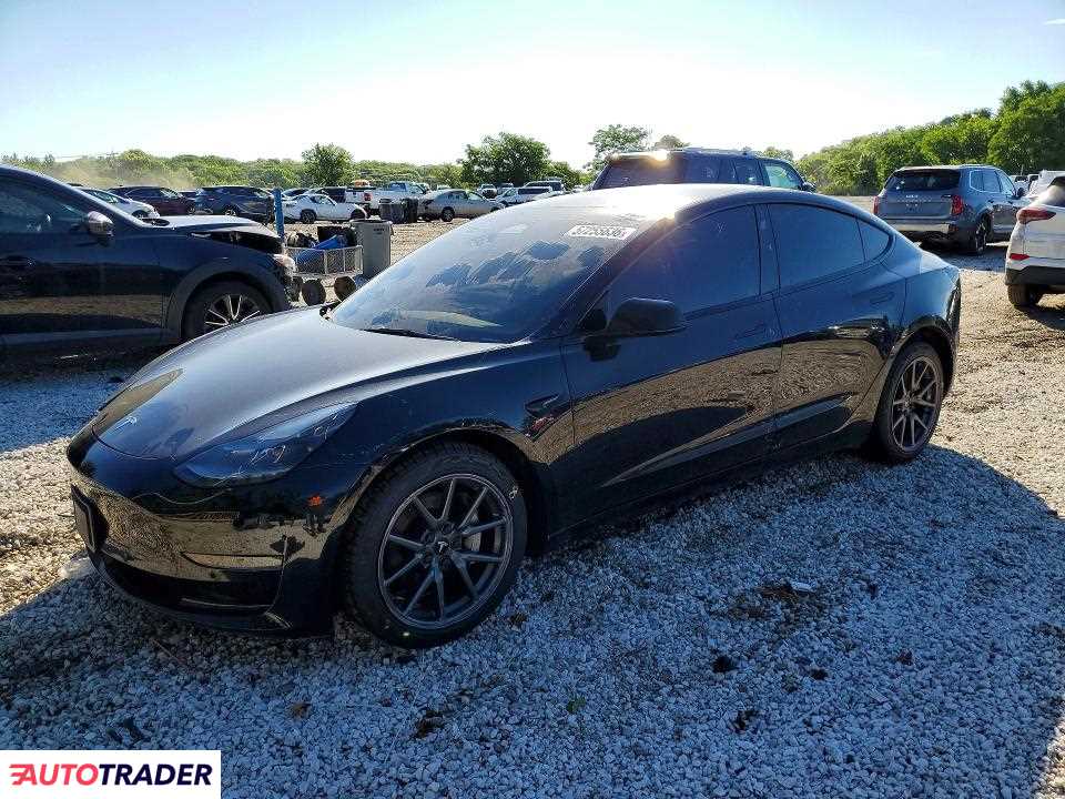 Tesla Model 3 2022