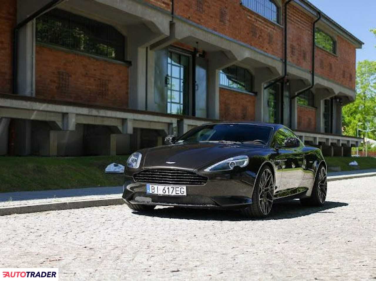 Aston Martin DB9 Coupé 5.9 benzyna 517 KM 2015r. (Ropczyce)