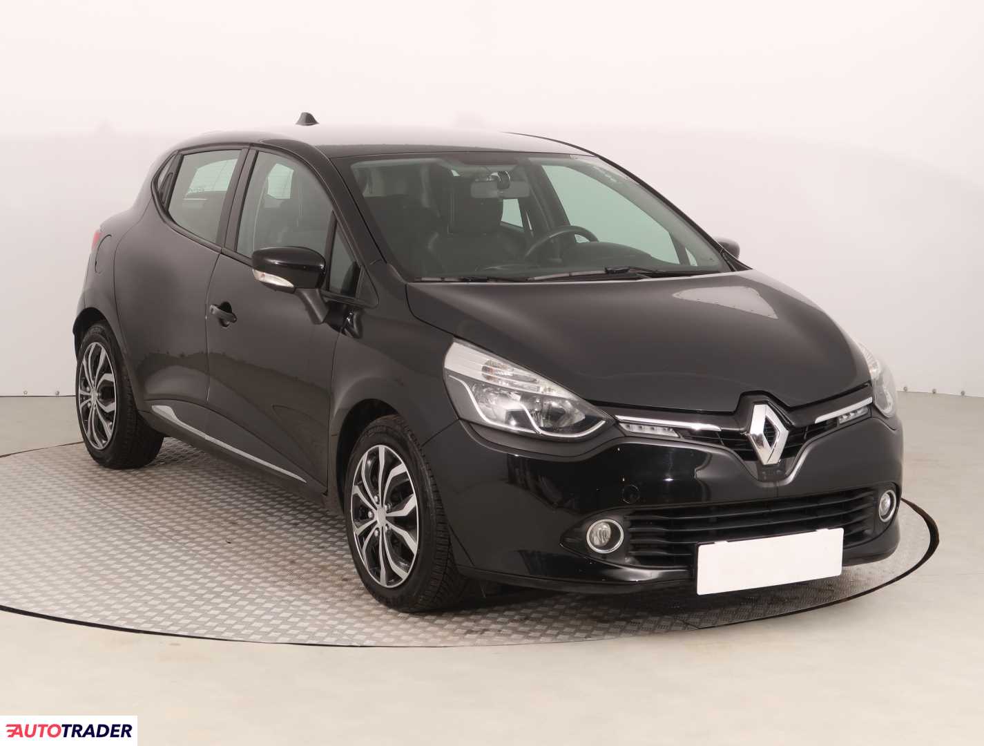 Renault Clio 0.9 88 KM 2015r. (Piaseczno)