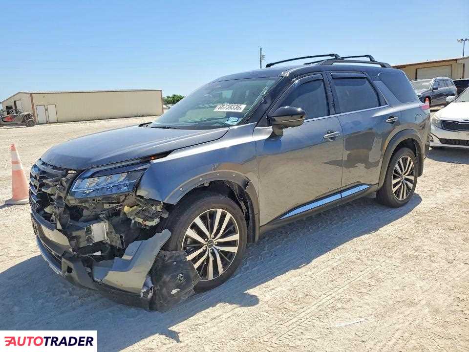Nissan Pathfinder 2023 3