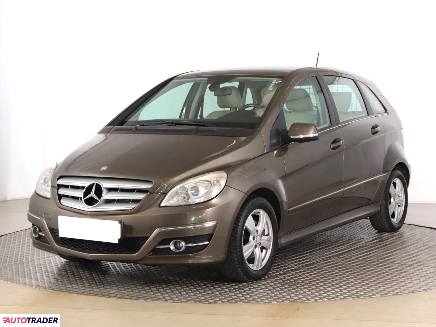 Mercedes B-klasa 2.0 107 KM 2010r. (Piaseczno)