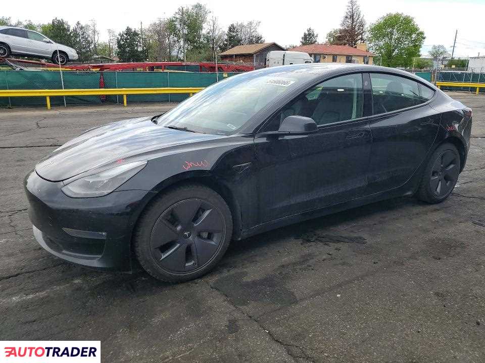 Tesla Model 3 2022