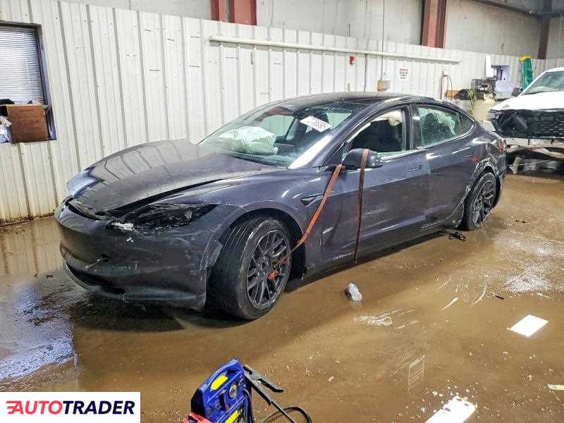 Tesla Model 3 2024