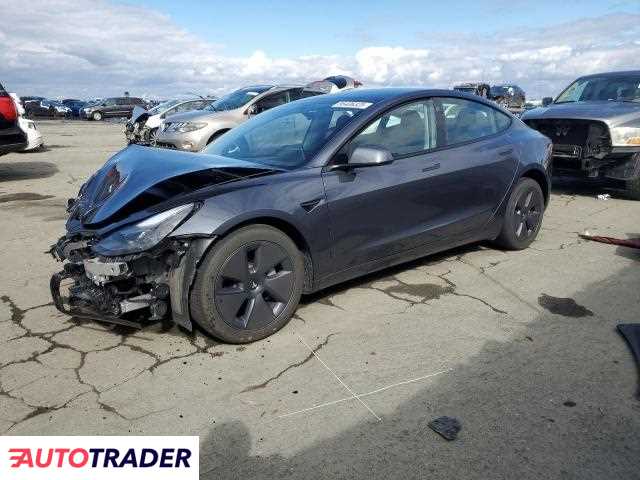 Tesla Model 3 2023