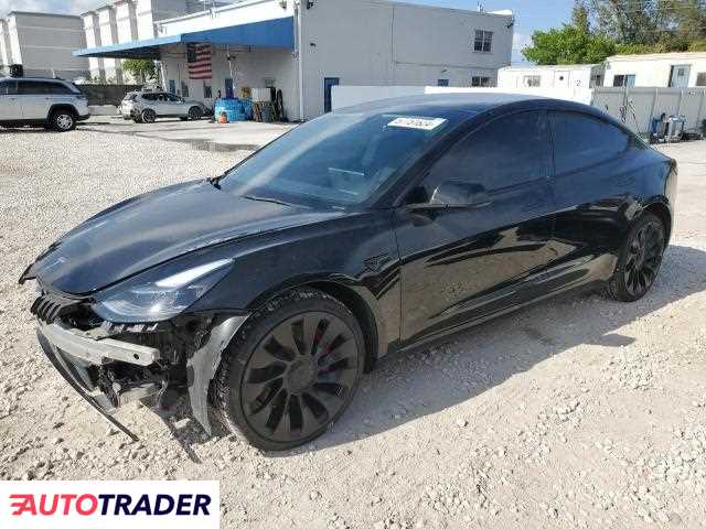 Tesla Model 3 2022