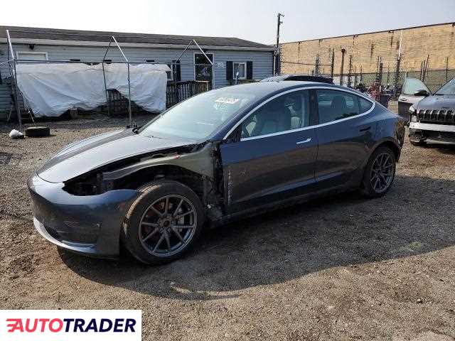 Tesla Model 3 2020