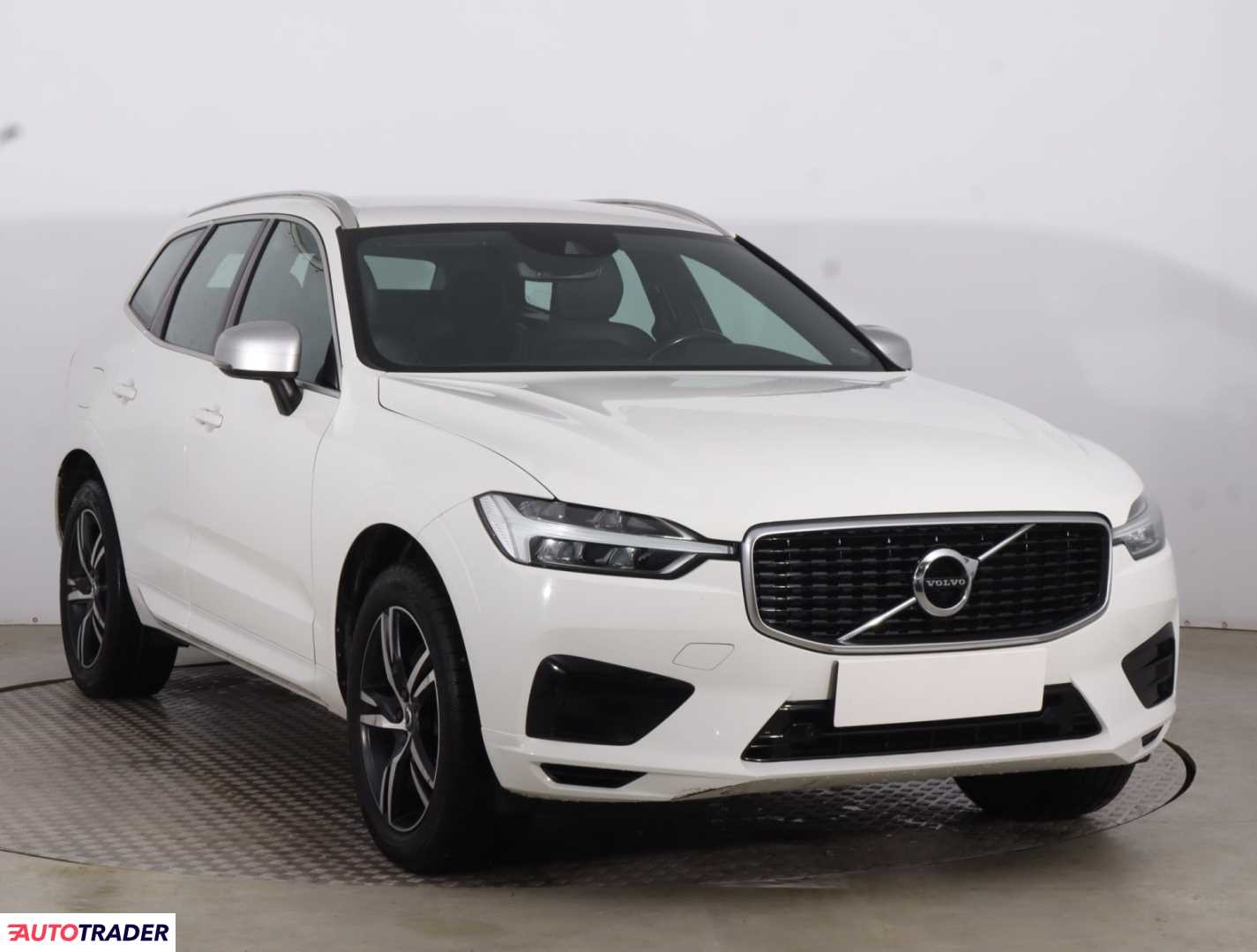 Volvo XC60 2019 2.0 187 KM