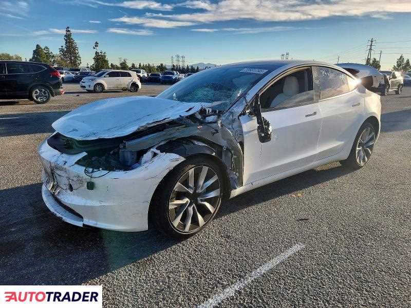 Tesla Model 3 2024