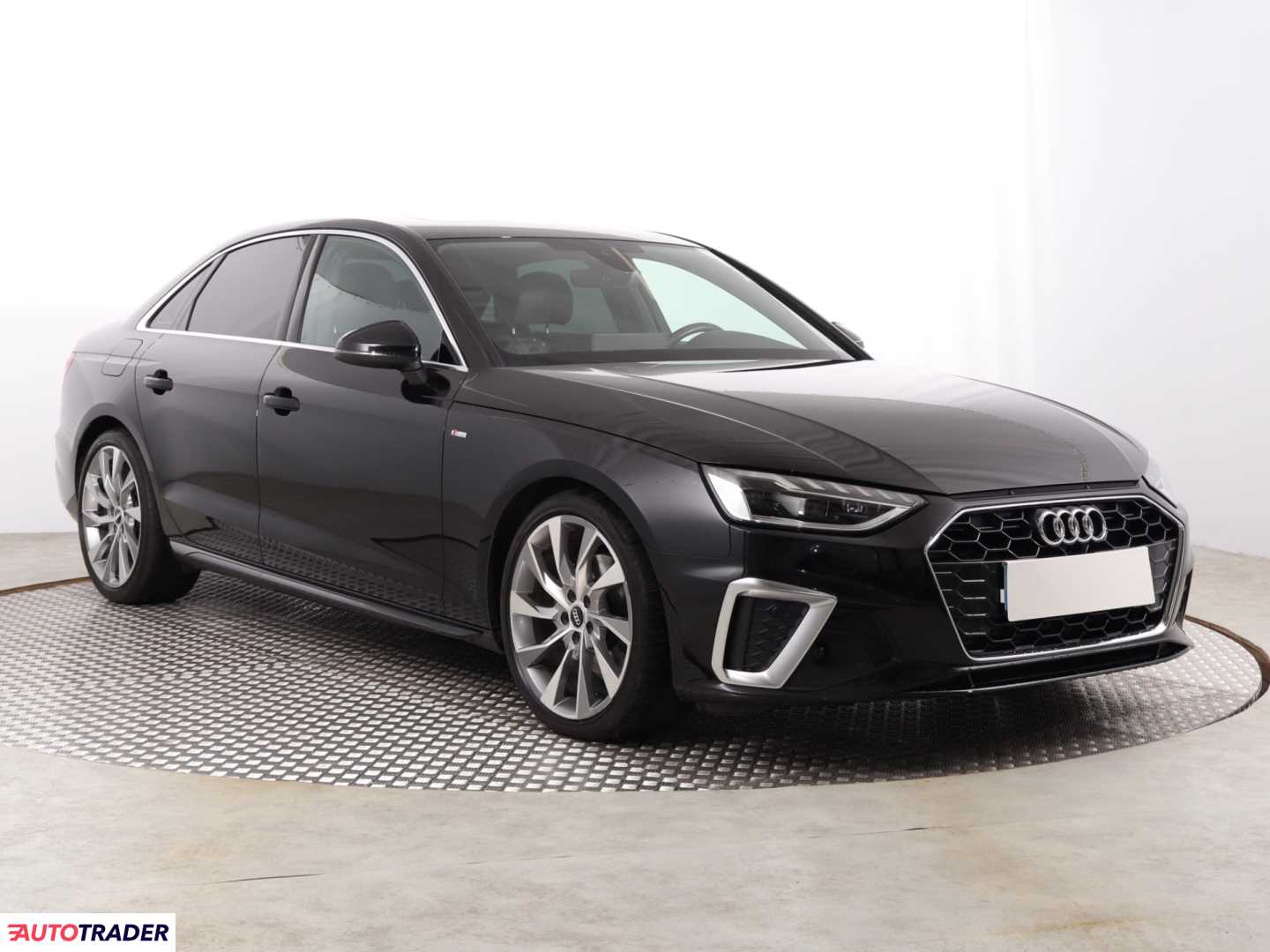 Audi A4 2019 2.0 187 KM