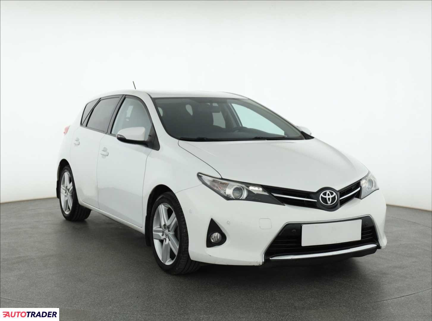 Toyota Auris 2013 1.6 130 KM