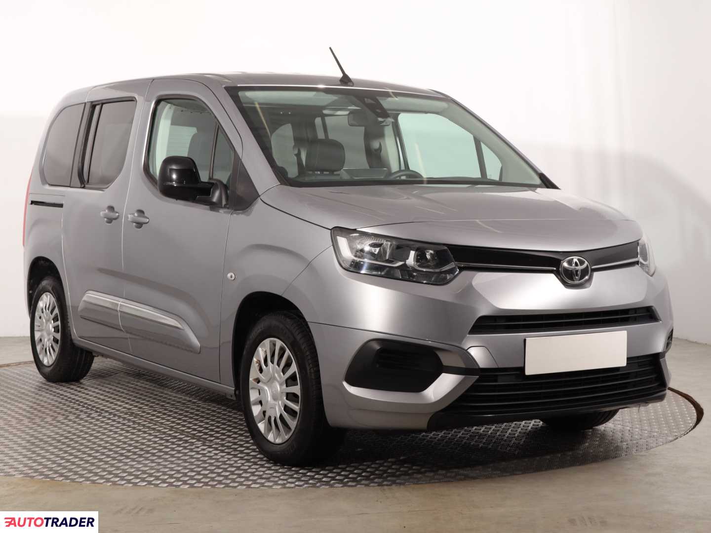 Toyota Pozostałe 2023 1.5 100 KM