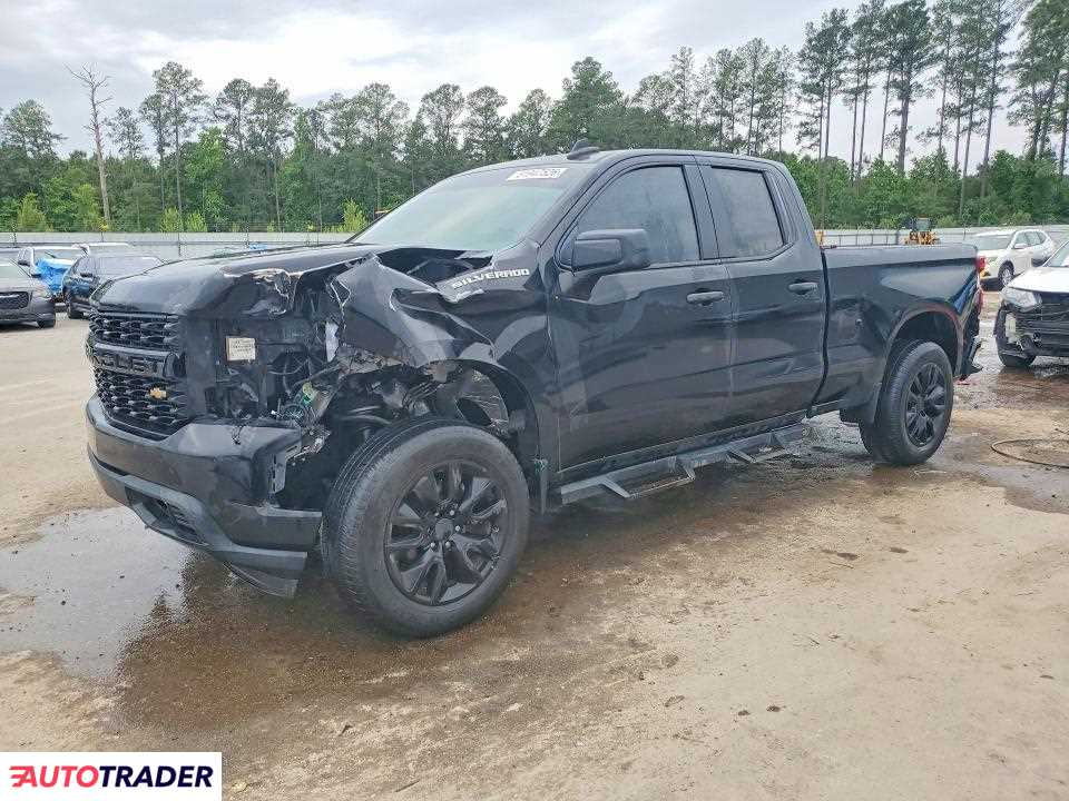 Chevrolet Silverado 2020 4
