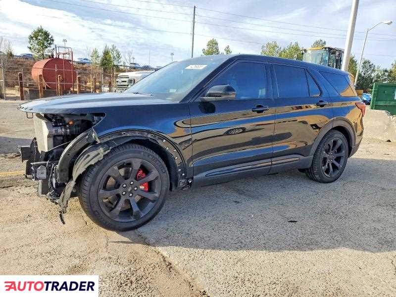 Ford Explorer 2022 3