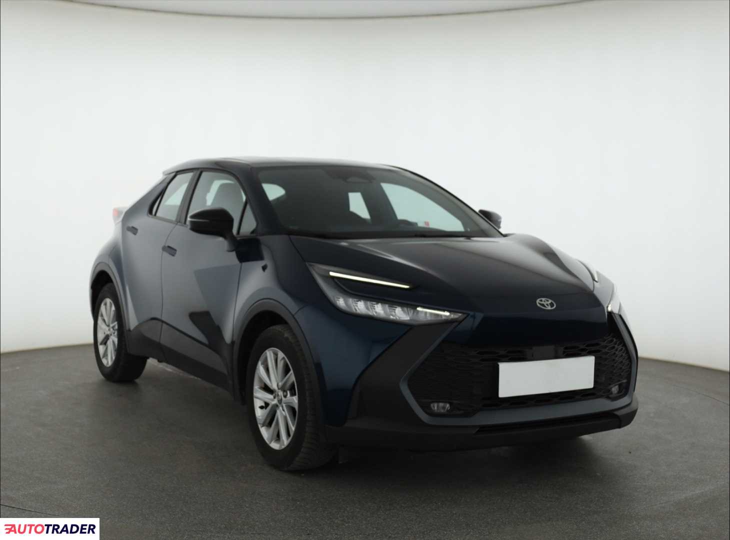 Toyota C-HR 2024 1.8 138 KM