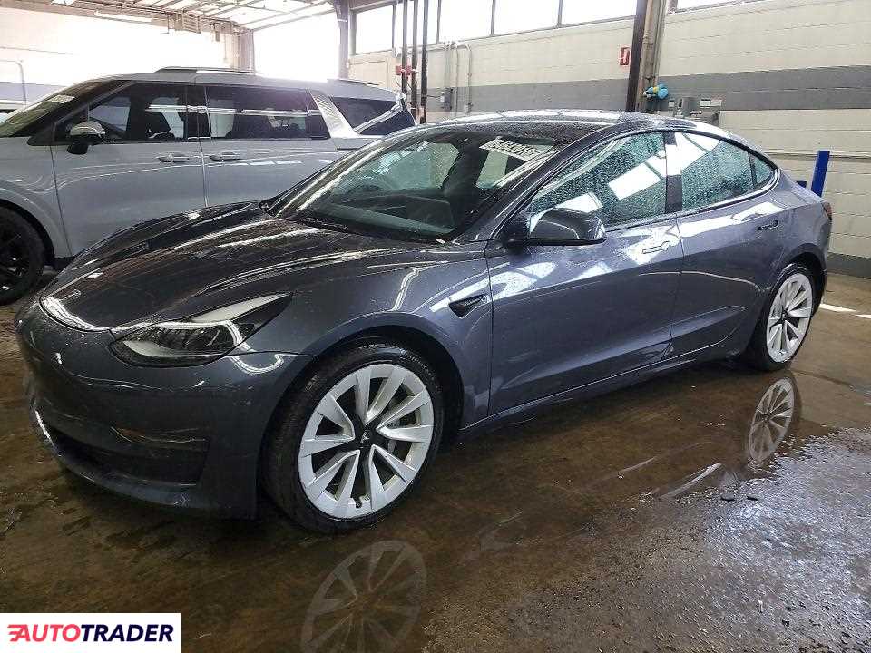 Tesla Model 3 2022