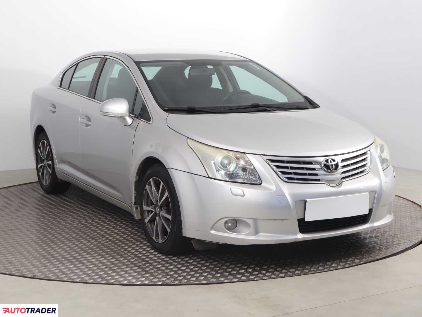 Toyota Avensis 2010 1.6 130 KM