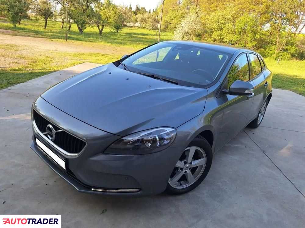 Volvo V40 2018 2.0 120 KM